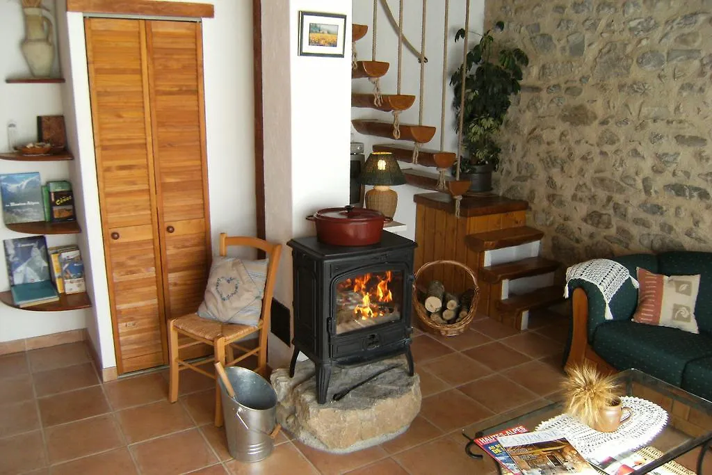 Holiday home Gite Le Clos De Lumiere La Roche-des-Arnauds France