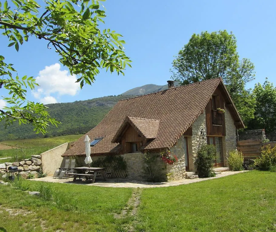 Holiday home Gite Le Clos De Lumiere La Roche-des-Arnauds France